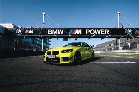 Анонс тест-драйва Стандартный BMW M2 оказался быстрее M2 CS. Все благодаря фирменному тюнинг-комплекту