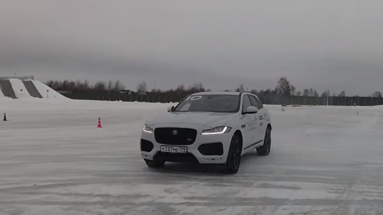 Анонс видео-теста Боком по льду на Jaguar F-pace: школа вождения JLR Experience