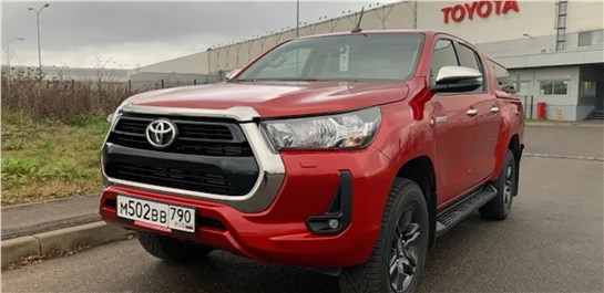 Анонс видео-теста Взял Toyota Hilux 200 сил - новый дизель и CarPlay