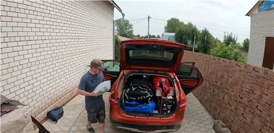 Анонс видео-теста Размер багажника Lada Vesta SW Cross. Грузим багаж и спортэкип на четверых, плюс три велосипеда?