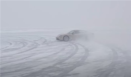 Анонс видео-теста Сколько "живет" Porsche Taycan на льду Байкала? 