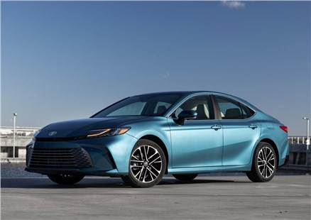 Анонс тест-драйва Toyota может вернуть спортивную модификацию Camry Apex