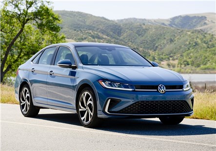 Анонс тест-драйва Volkswagen отзывает десятки тысяч седанов Jetta из-за риска возгорания