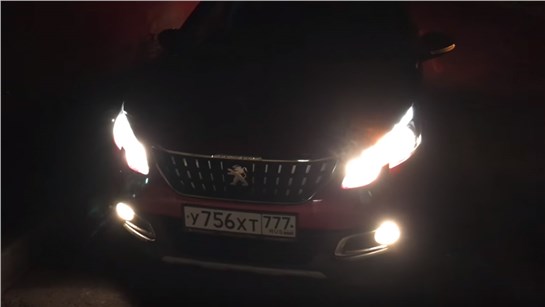 Анонс видео-теста Peugeot 2008 - ночной обзор; что может оптика, какова подсветка интерьера?