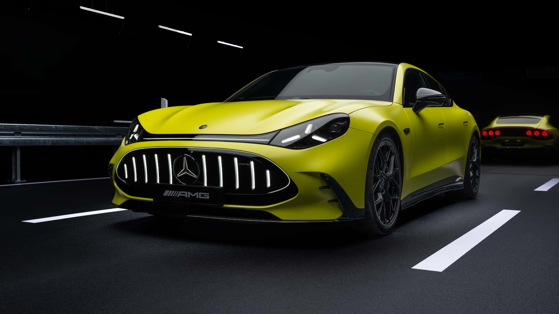 Анонс тест-драйва 4-дверный Mercedes-AMG GT окончательно прощается с V8 и переходит на электротягу