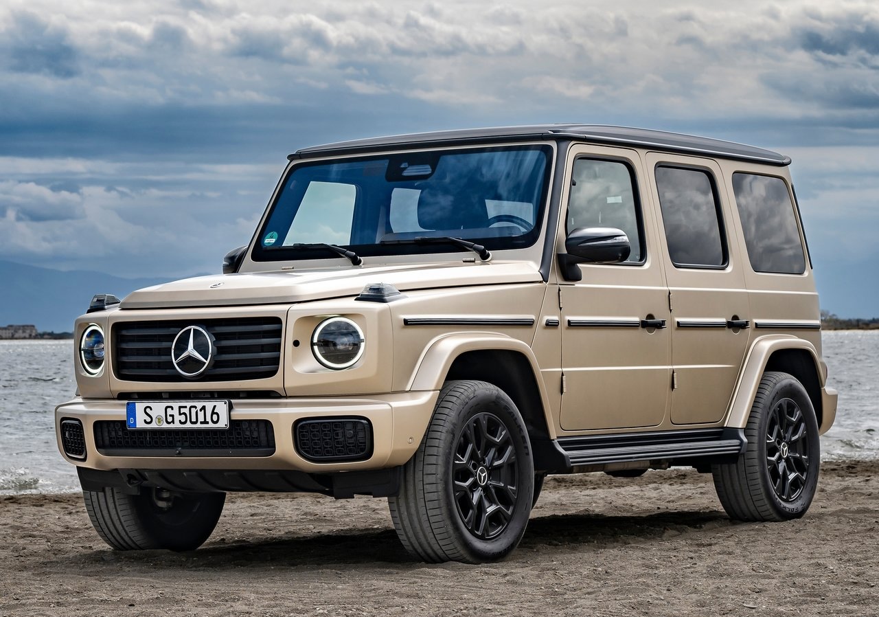 Анонс тест-драйва Mercedes-Benz готовит внедорожник, который сможет плавать по воде