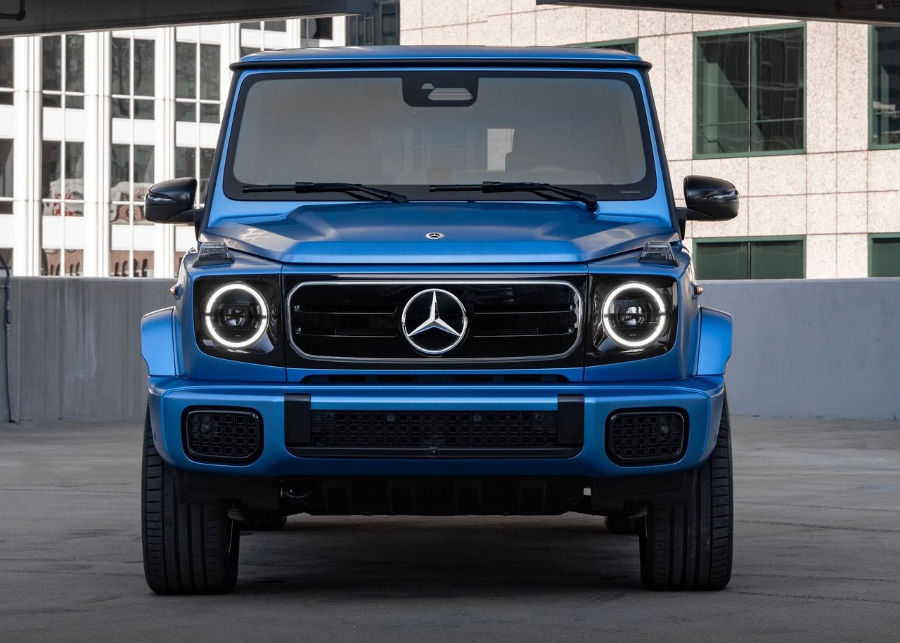 Анонс тест-драйва Дилеры Mercedes-Benz уговорили компанию создать компактный «Гелик» с ДВС