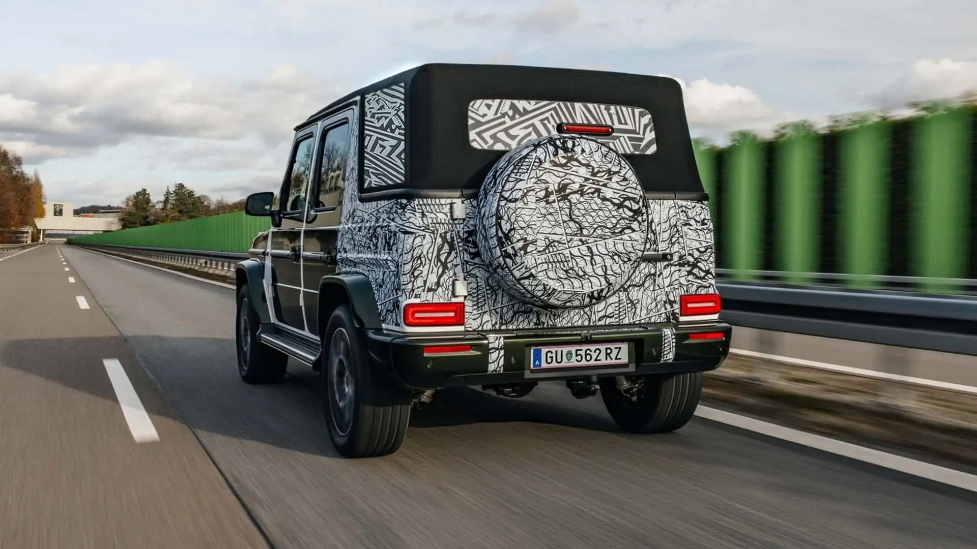 Анонс тест-драйва Mercedes-Benz готовит к возвращению G-Class в кузове кабриолет