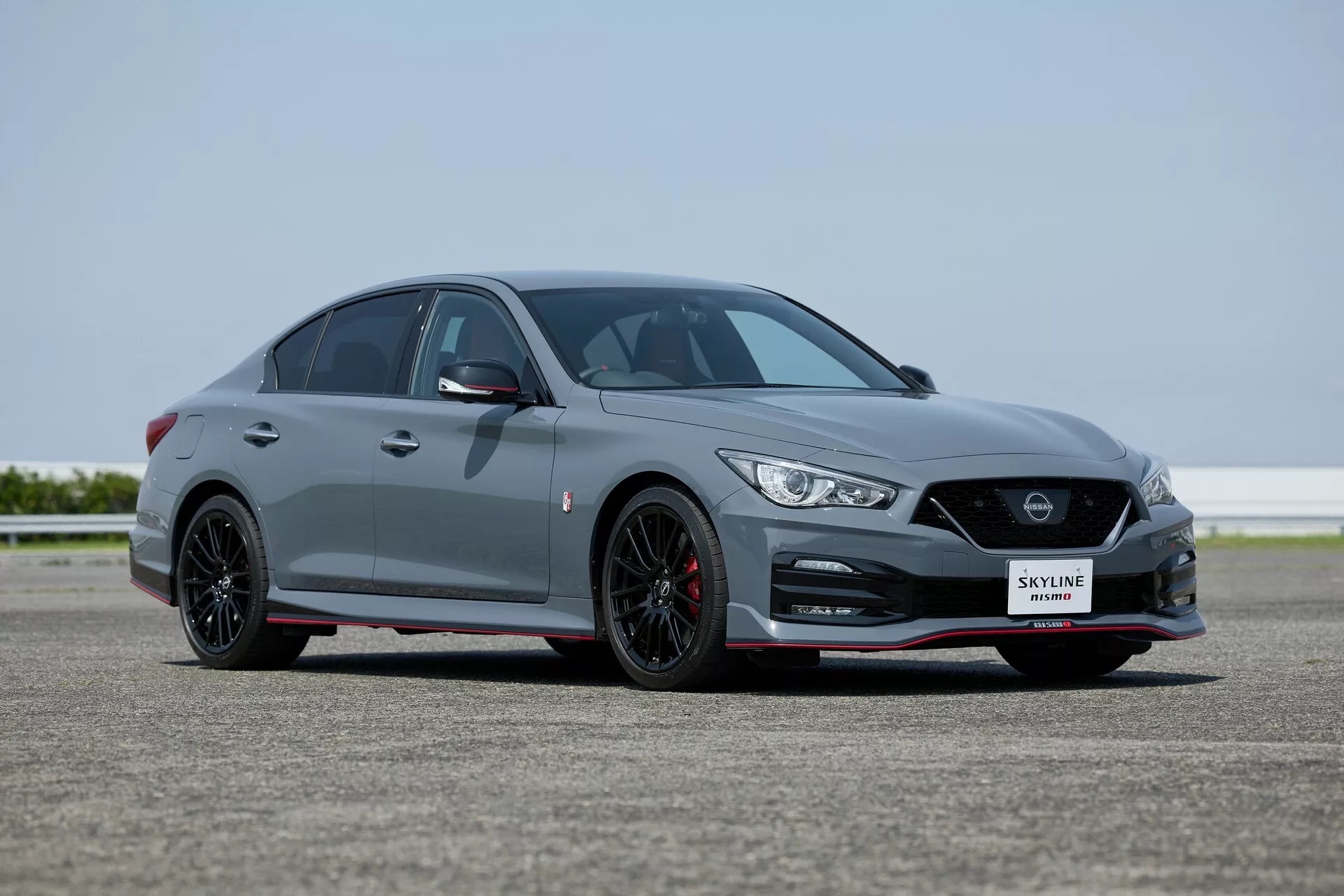Анонс тест-драйва Nissan готовит возвращение Skyline с битурбированным V6