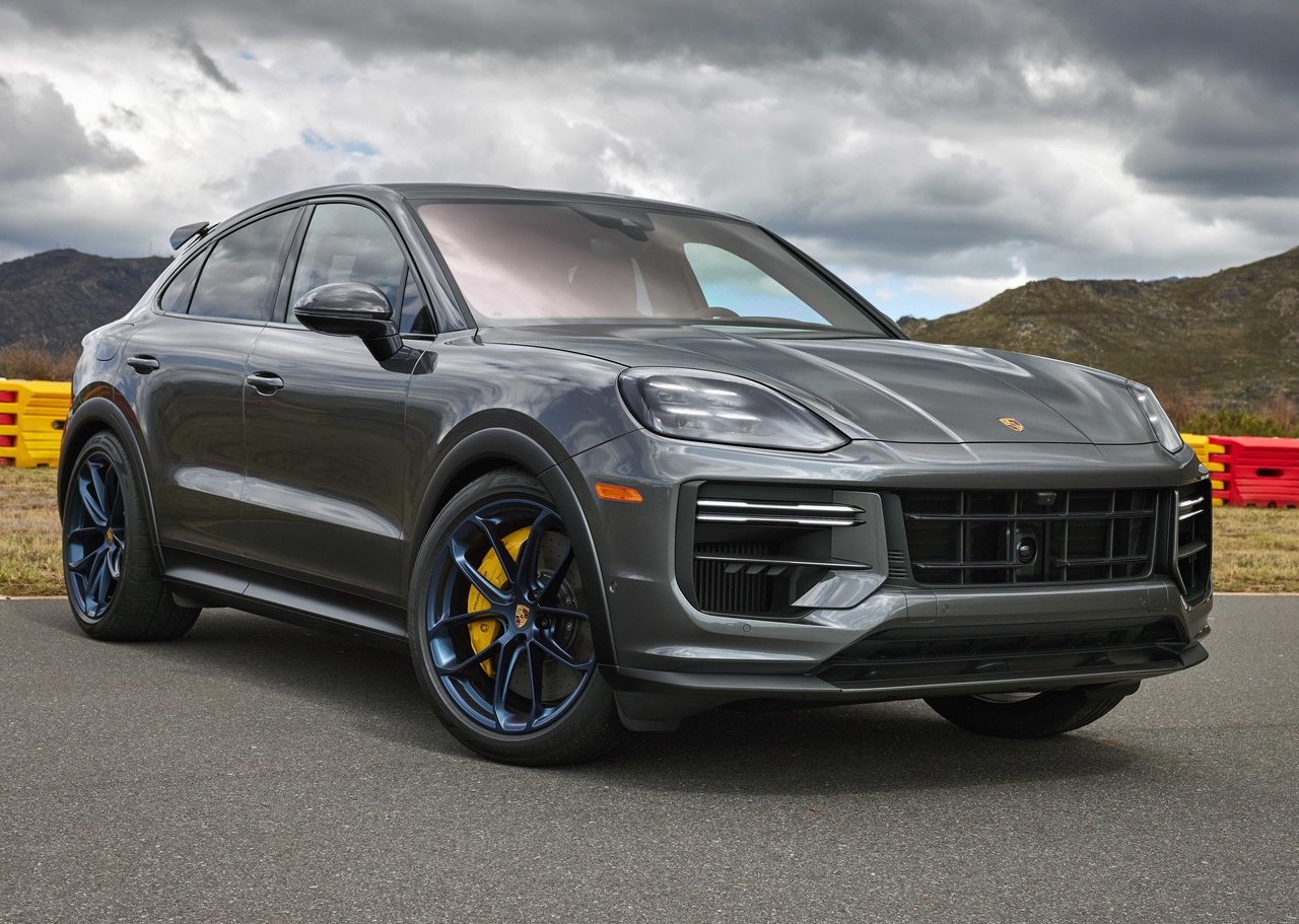 Анонс тест-драйва Porsche не отказывается от V8 и готовит новый Cayenne Turbo GT с пакетом Weissach