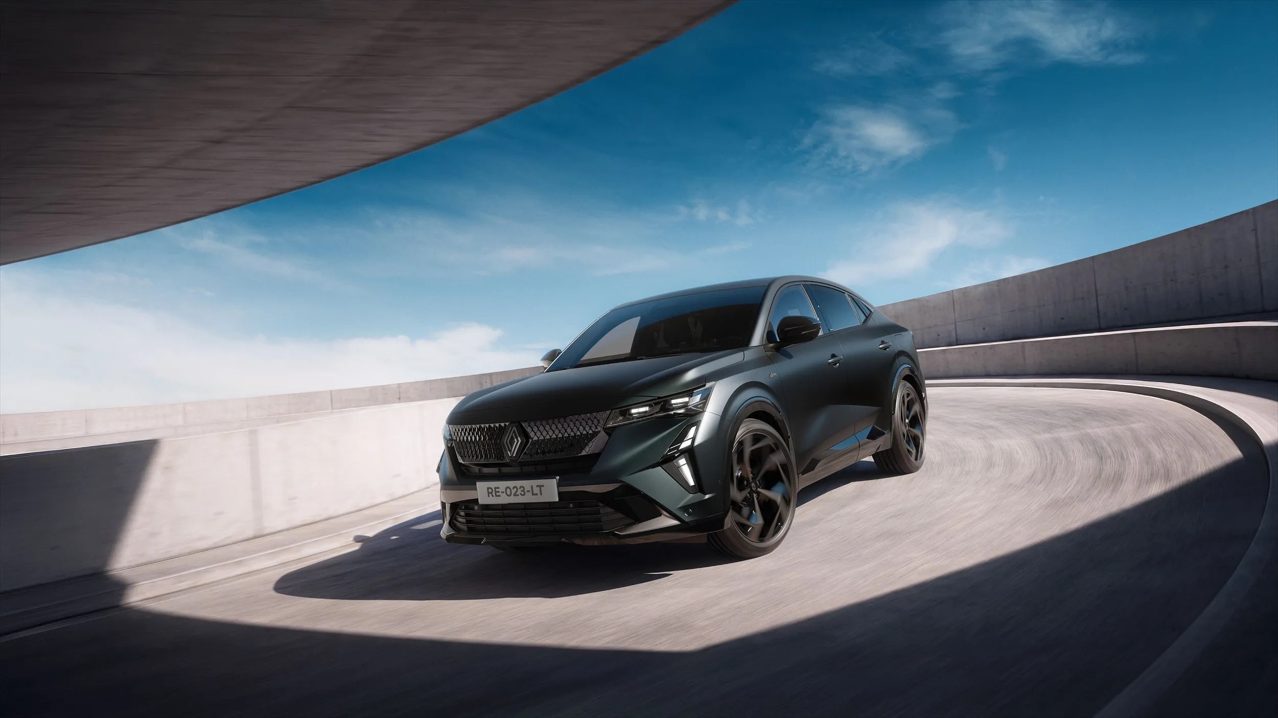 Анонс тест-драйва Renault представила самый дорогой кроссовер в своей истории