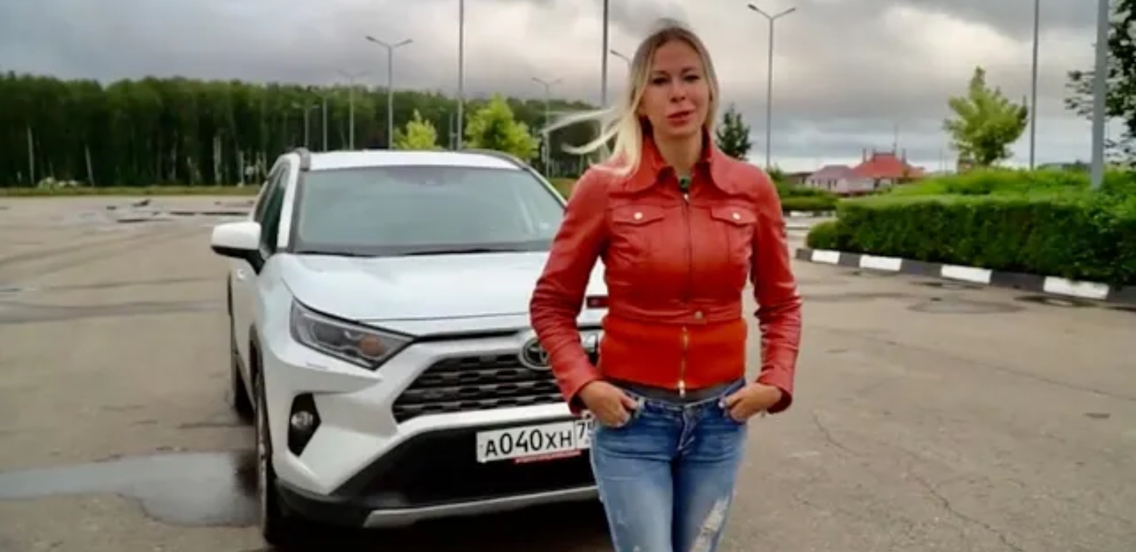 Анонс видео-теста Тойота RAV4. Новая функция Теперь не угонят. Лиса рулит