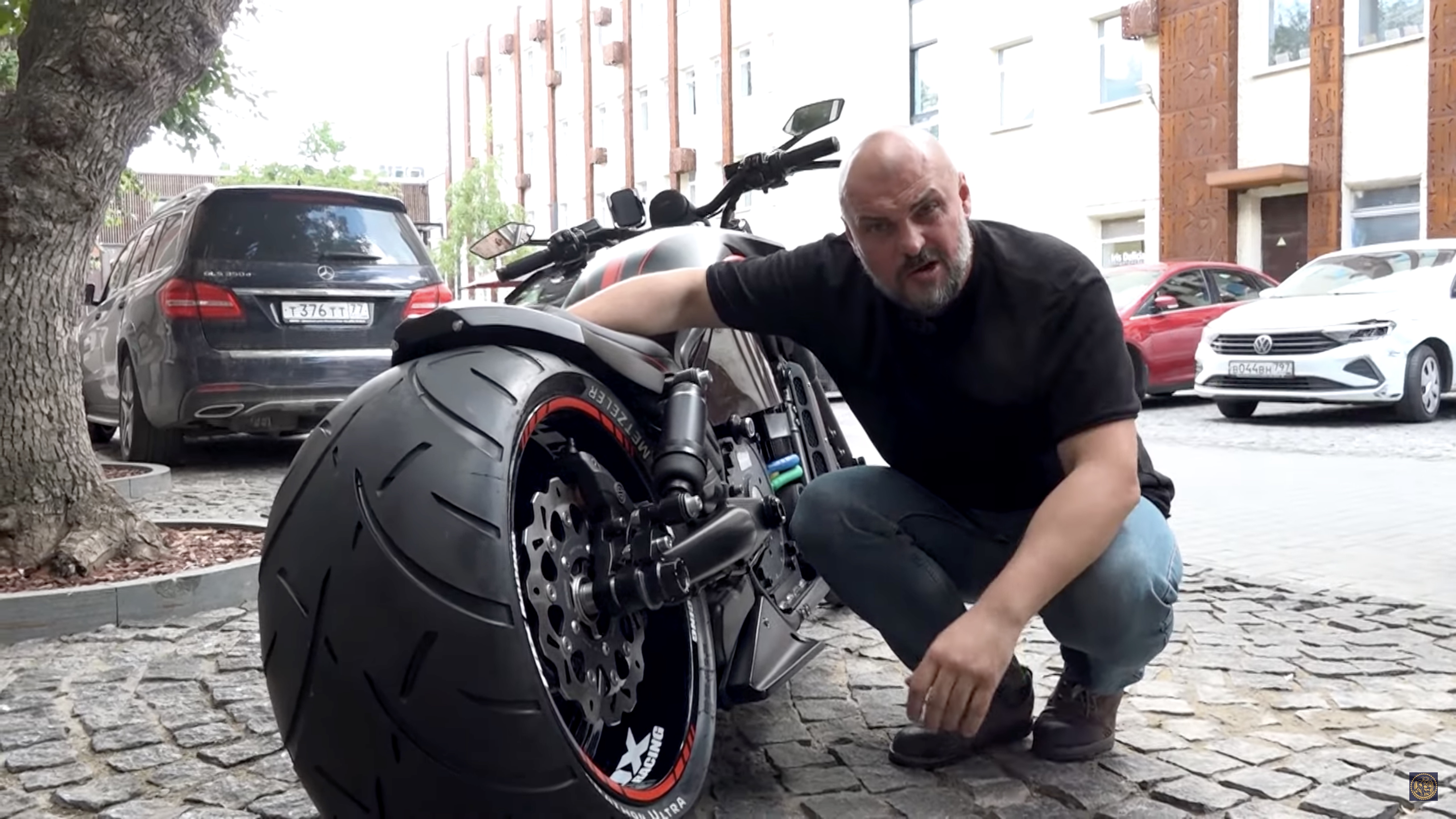 Анонс видео-теста Уникальный V-Rod на электротяге: новый взгляд на пауэр-крузер Harley-Davidson