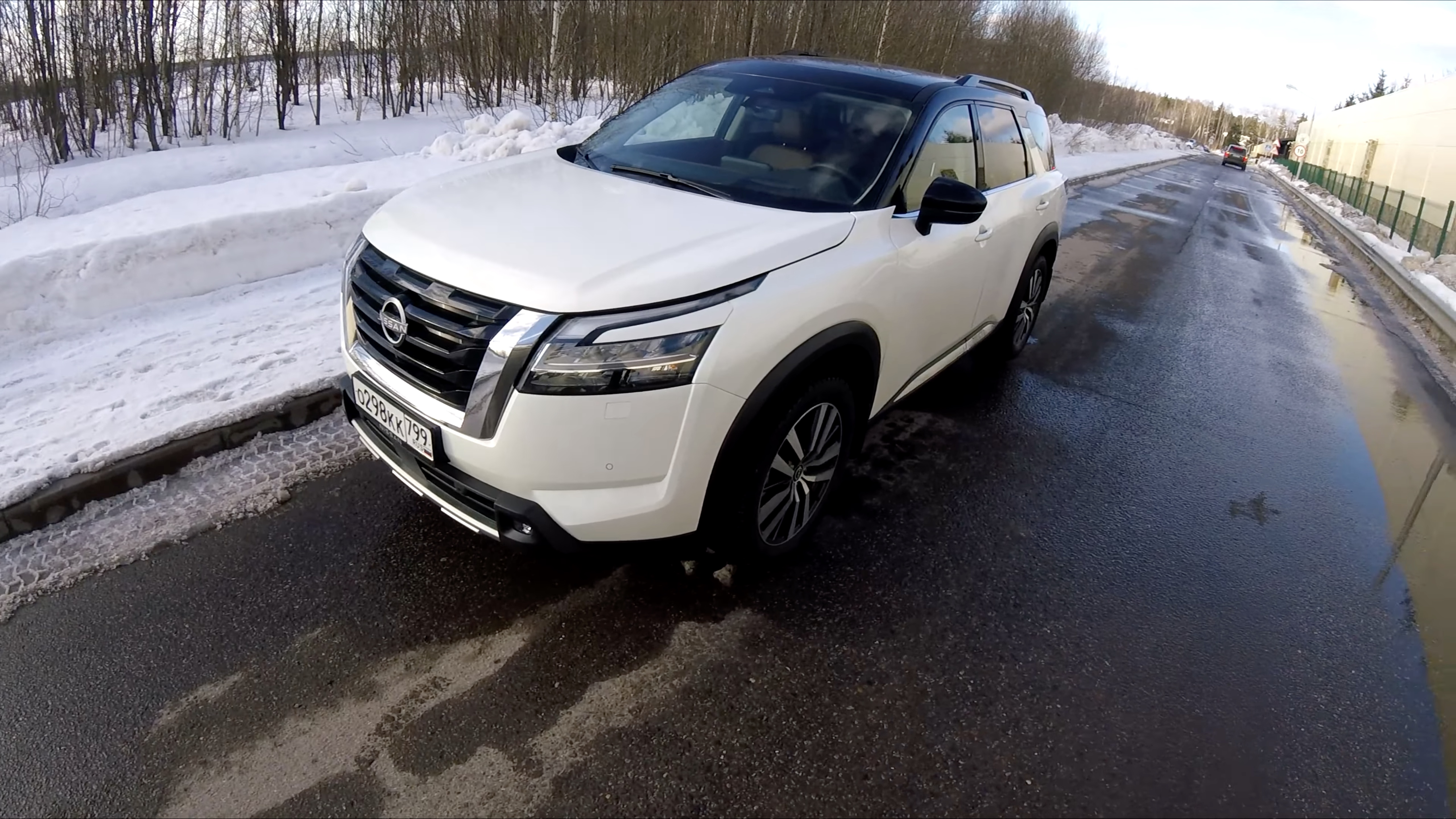 Анонс видео-теста Взял Nissan Pathfinder - поле, привод и трасса, когда снова? Ниссан Пэсфайндер 2022