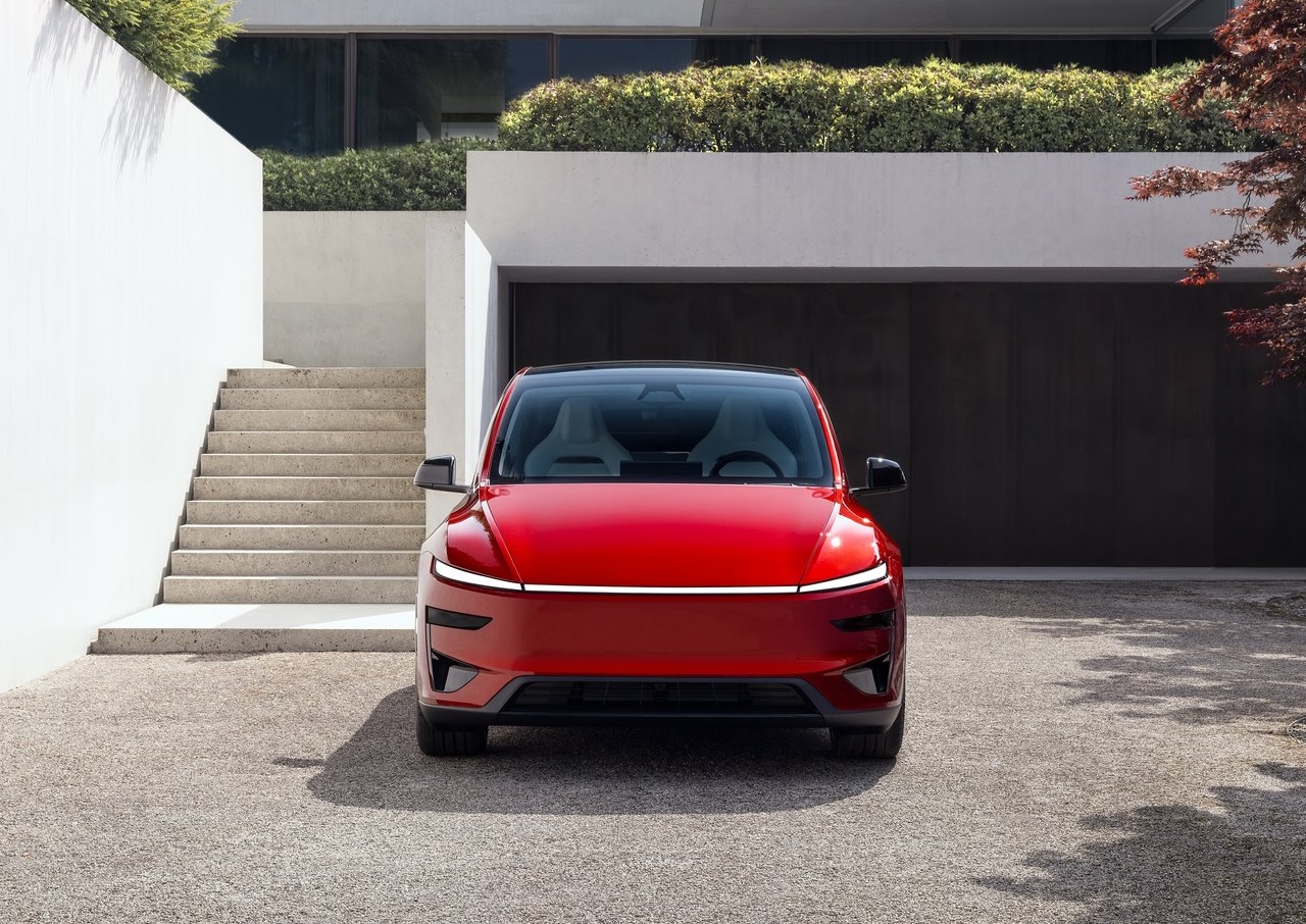 Анонс тест-драйва Tesla сделал свой автопилот по подписке