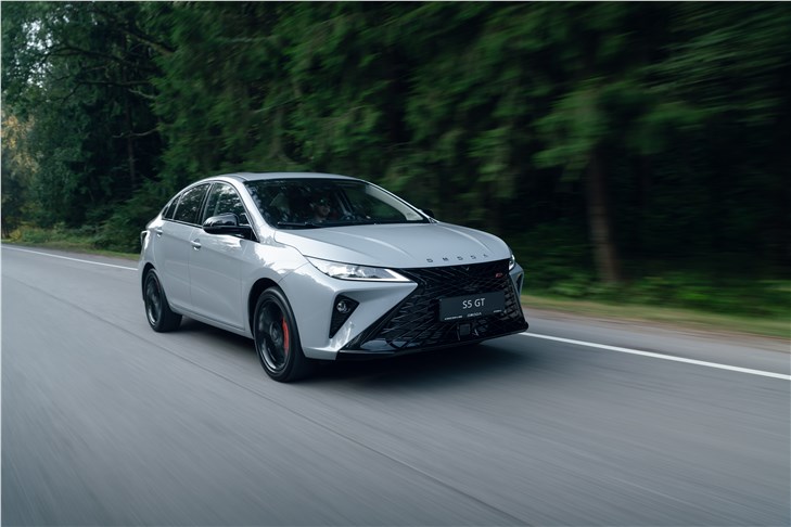В России начались продажи OMODA S5 GT