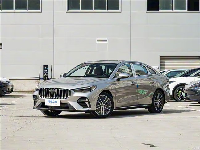 Geely выводит на родной рынок новый Emgrand