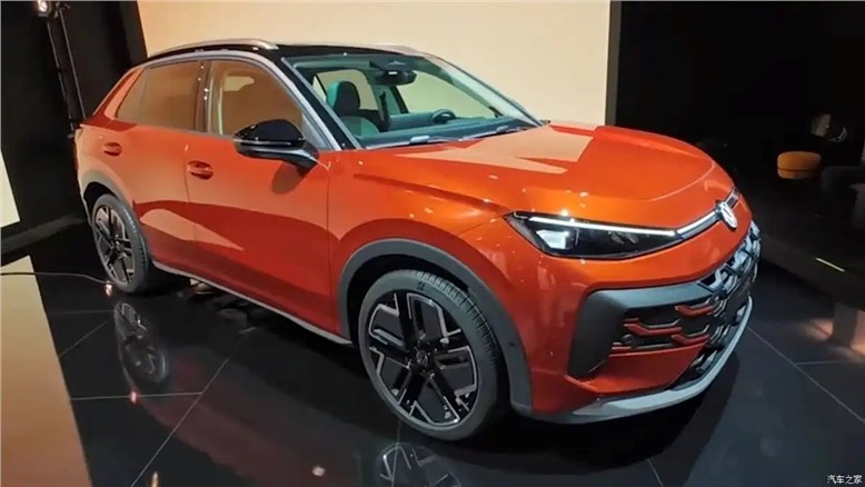 В сети появились изображения обновленного Volkswagen T-Roc