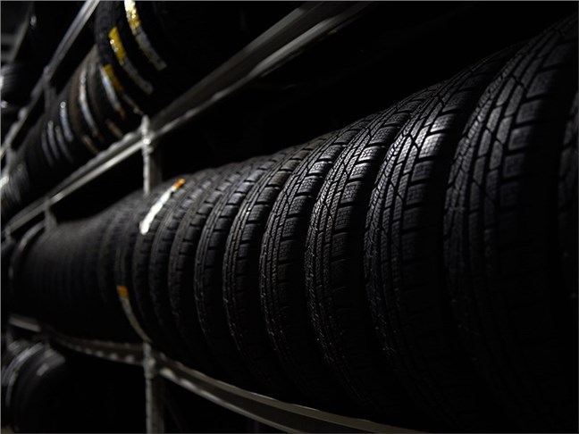 Китайский импорт обрушил выпуск шин в России