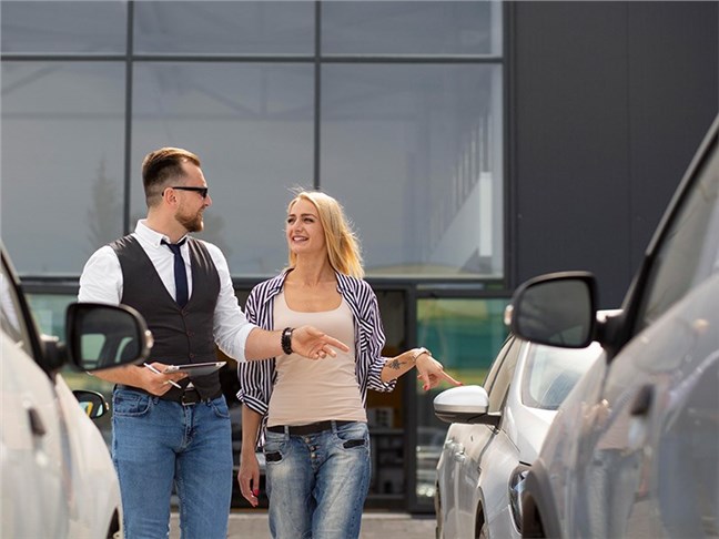 Российский автомобильный рынок в январе ушел в минус