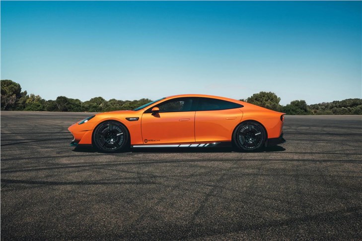 Mercedes планирует выпускать электромобили без задних тормозов