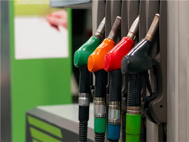 Российские АЗС массово выставляют на продажу