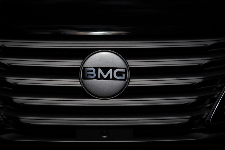 В Бресте дебютировали новые минивэны BMG M4 и V9
