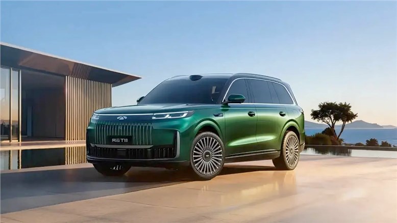 Chery готовит к дебюту флагманский гибридный кроссовер Fulwin T11 с запасом хода 1400 км