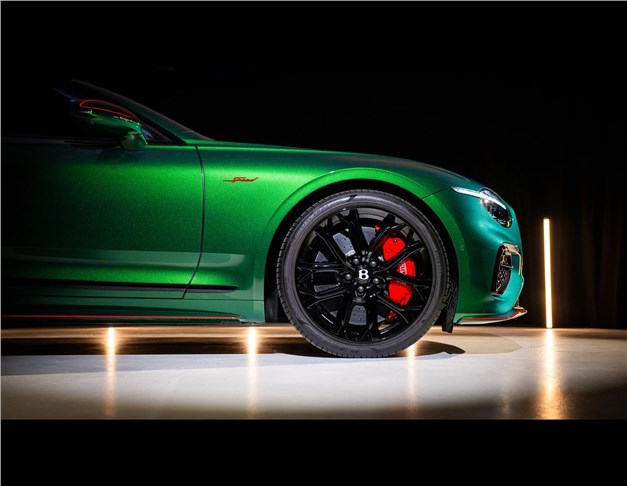 Модели Bentley получили лимитированные версии в честь юбилея дилерского центра в Штутгарте