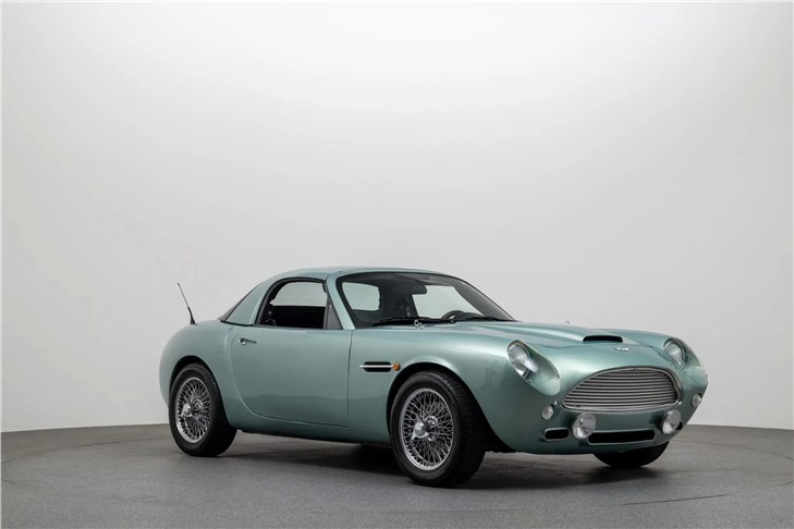 Американцы превратили Mazda MX-5 в Aston Martin
