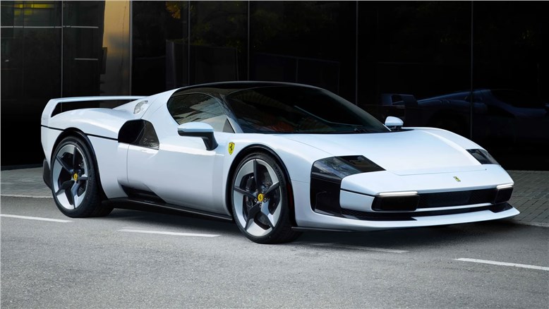 Ferrari представила уникальный суперкар SC40, созданный на базе классической модели F40