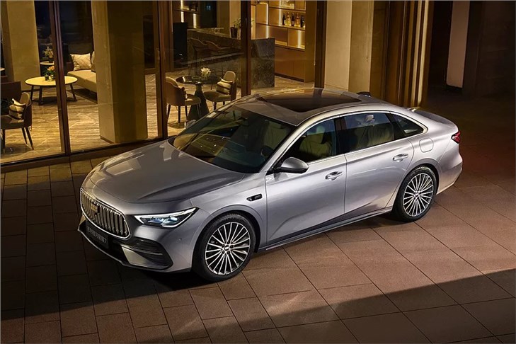 Geely оценила 424-сильный гибридный седан Starshine 7 в 1 млн рублей