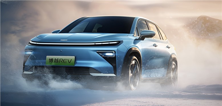 Geely представила гибридный кросс-купе Boyue с запасом хода 1525 км