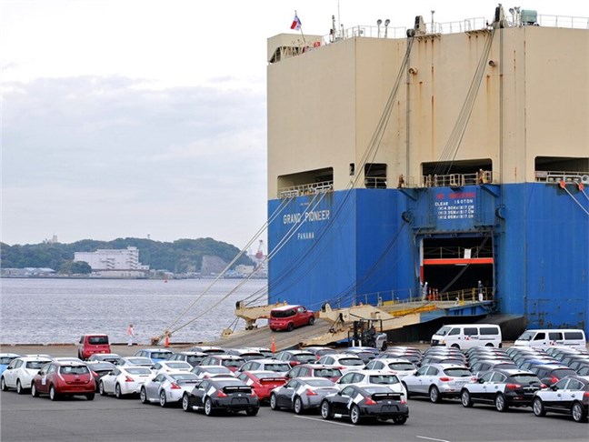 Японцы хотят вернуть свои машины из Америки: Toyota и Nissan планируют импортировать автомобили с заводов в США