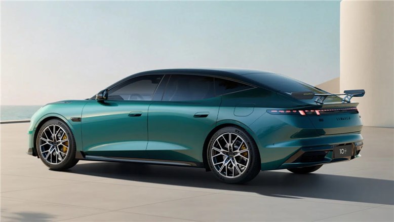 Lynk & Co показал 925-сильный электроседан 10+