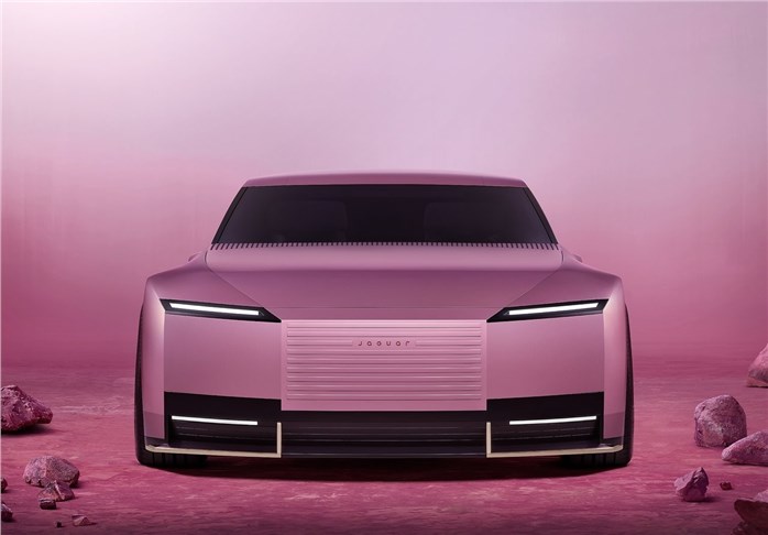 Кибератака парализовала Jaguar Land Rover. Заводы стоят, а дилеры работают «по-старинке»
