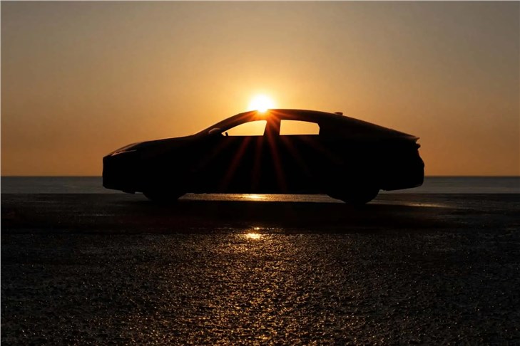 Lexus готовит к дебюту новый седан ES