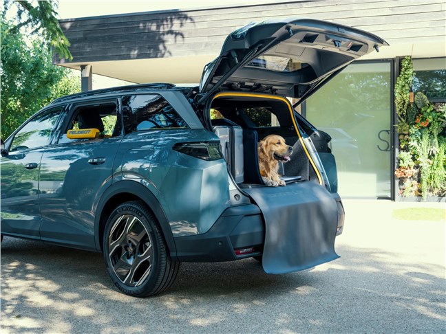 Peugeot показала «собачью» версию кроссовера E-5008