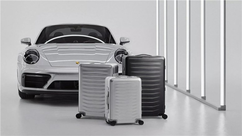 Porsche вдохновлялась дверями 911 при создании этих чемоданов
