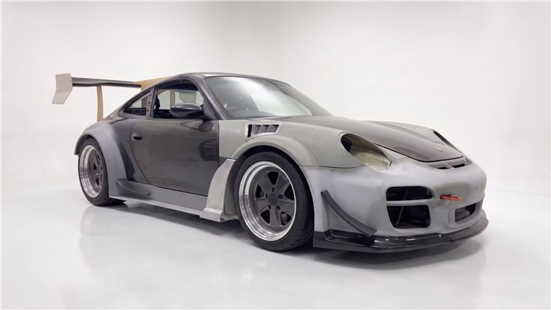 Уникальный рестомод на базе Porsche 911 получил битурбированный V8