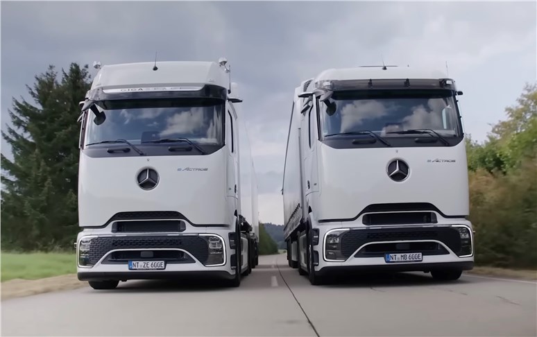 Электрический грузовик Mercedes-Benz eActros 600 проехал задним ходом почти 125 км и вошел в Книгу рекордов Гиннесса