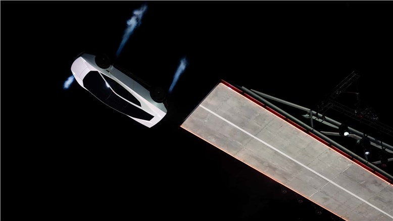 Для владельцев Tesla Roadster построят специальную трассу для проверки возможностей электрокара