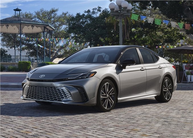 Toyota подала заявки на товарные знаки. Готовится к возвращению на российский рынок?