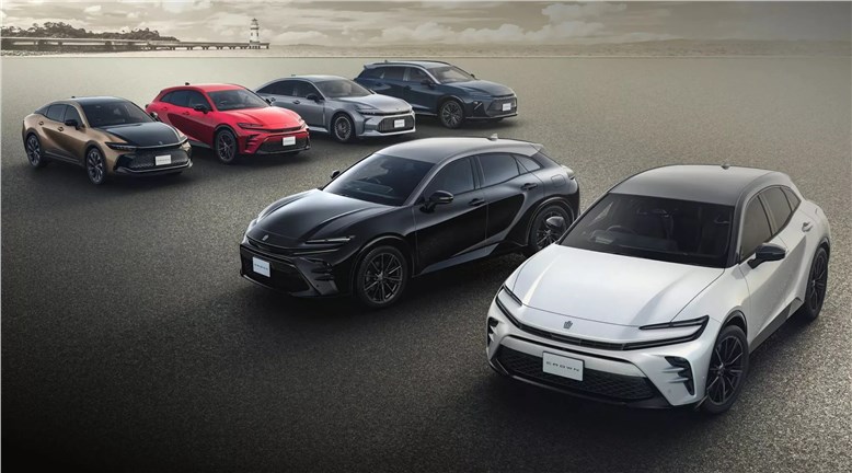 Toyota Crown Sport получил бюджетную и юбилейную версии