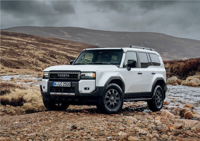 Продажи Toyota снижаются четвертый месяц подряд из-за слабого спроса в Китае и на Ближнем Востоке