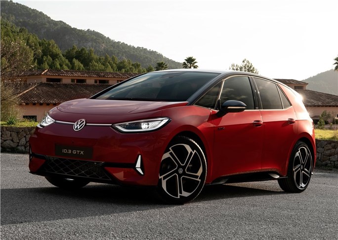 Volkswagen теряет прибыль на фоне взлета продаж электромобилей