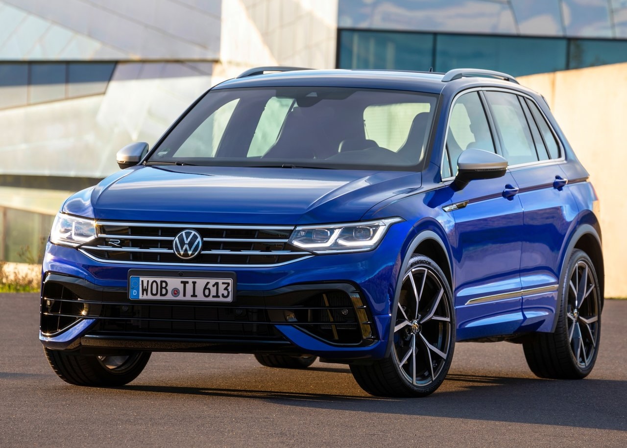 Анонс тест-драйва Volkswagen готовит возвращение "заряженного" Tiguan R. Прощальный аккорд перед переходом на электротягу