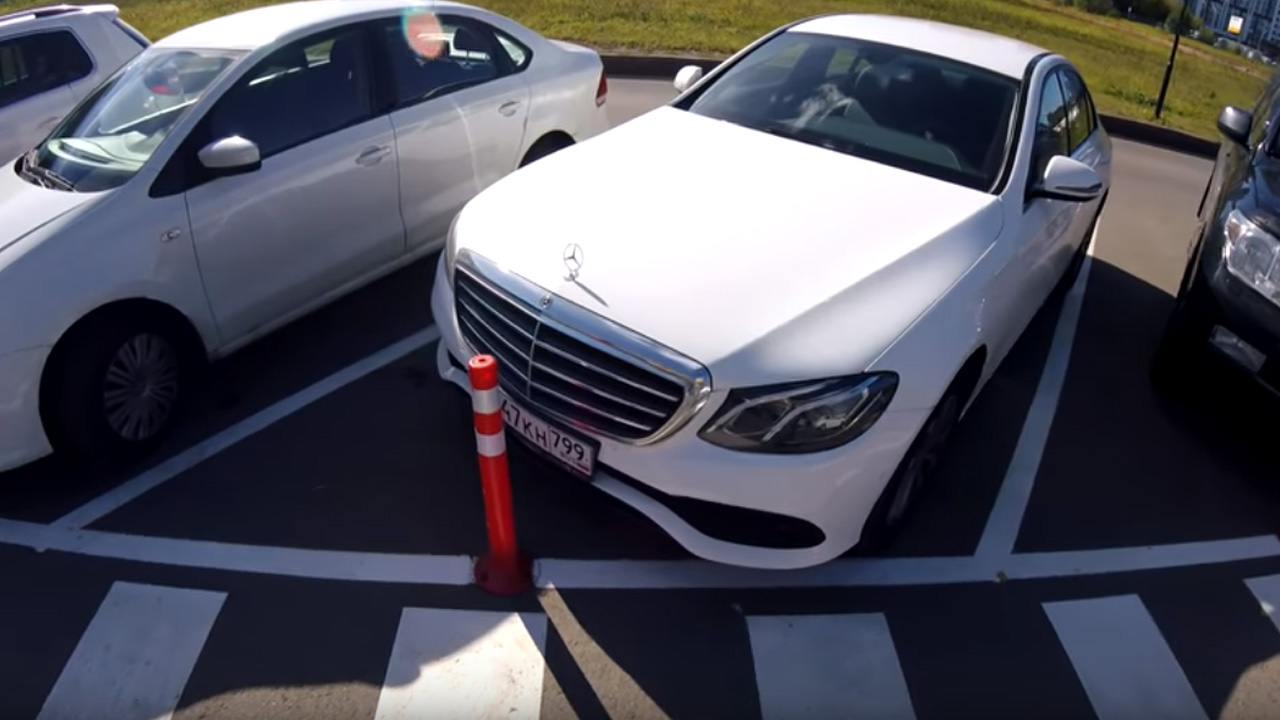 Анонс видео-теста Взял Mercedes E200 - премиальный пластик, но едет по-настоящему