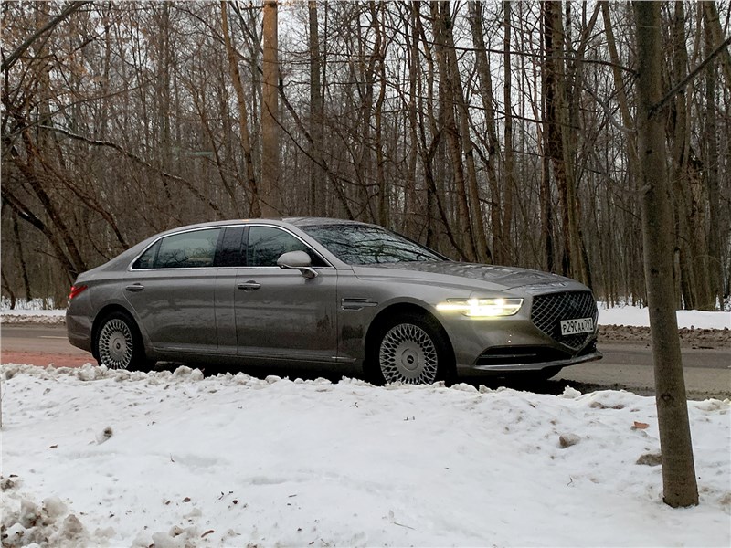 Genesis G90 L (2020) императорский паланкин