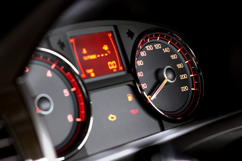 SsangYong Actyon Sports 2010 стандартная комбинация приборов